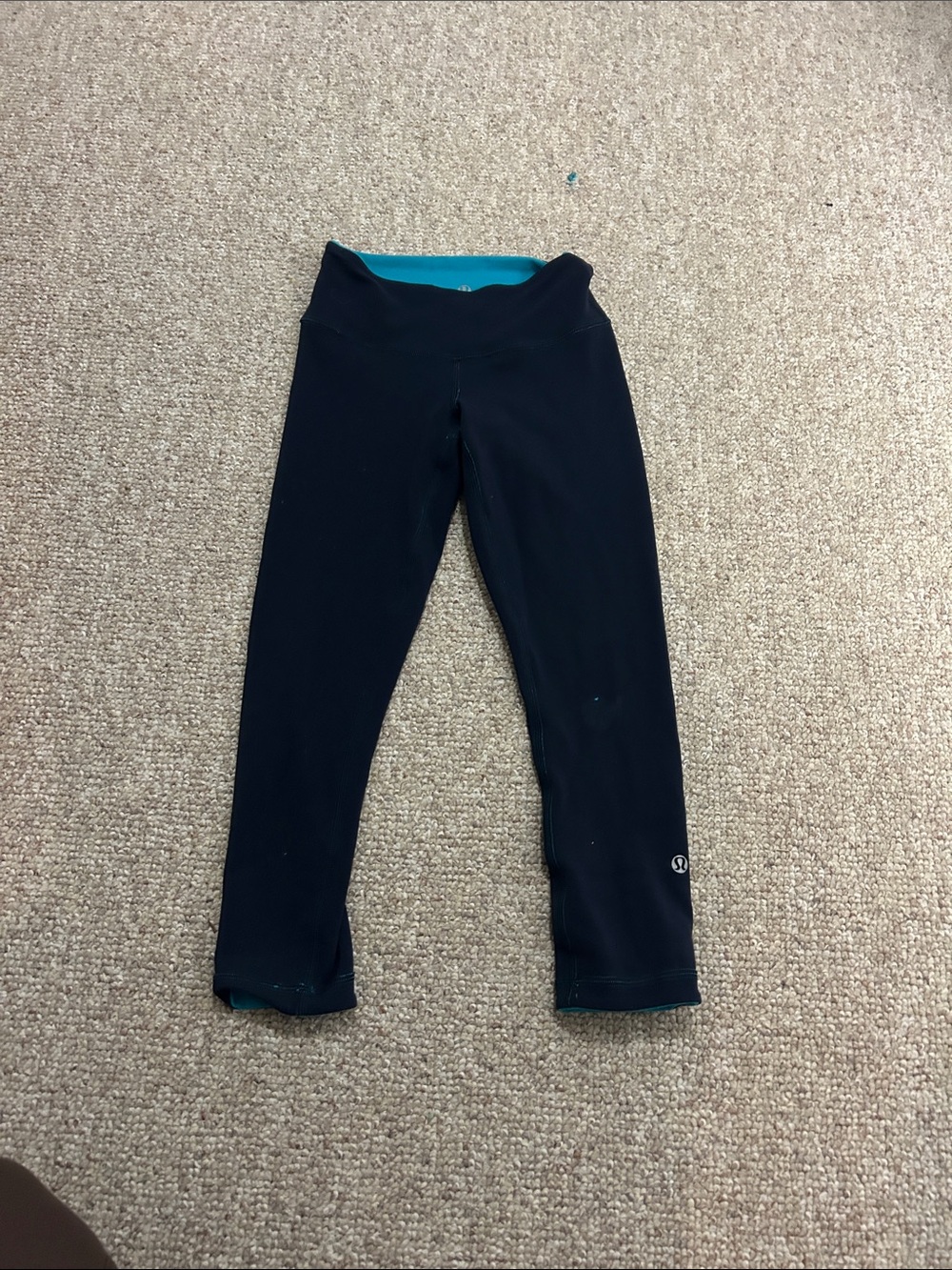 Lululemon Teal/Navy Athletic Leggings (reversible)